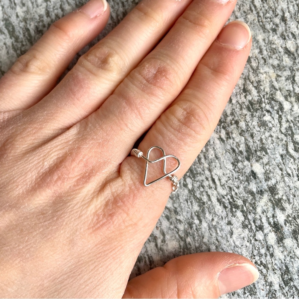 NWOT Artisan Silver Plated Heart Wire Wrapped Ring